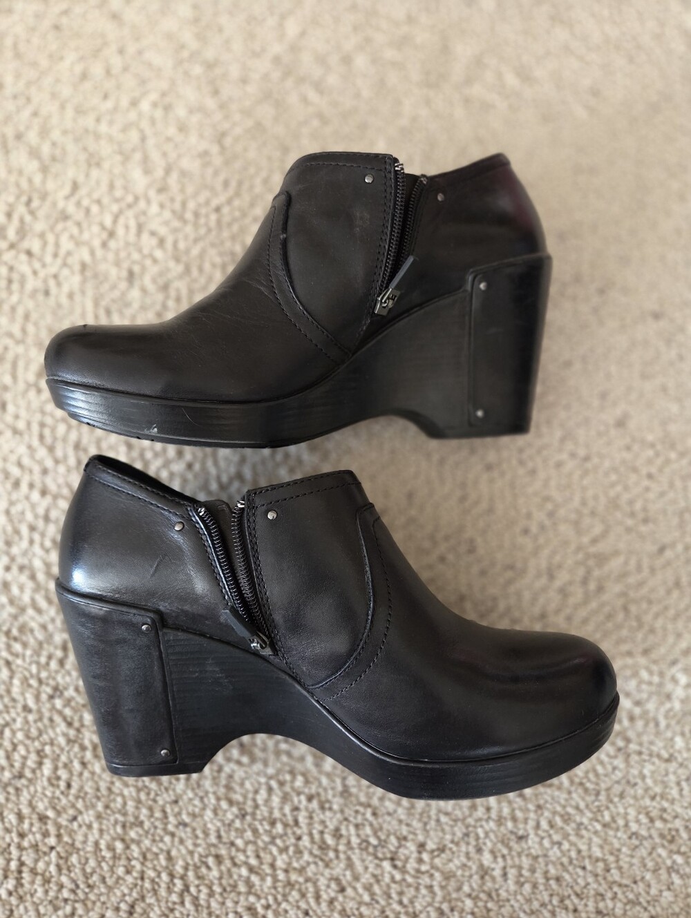 Dansko Women's Black Leather Wedge Heel Ankle Shoes